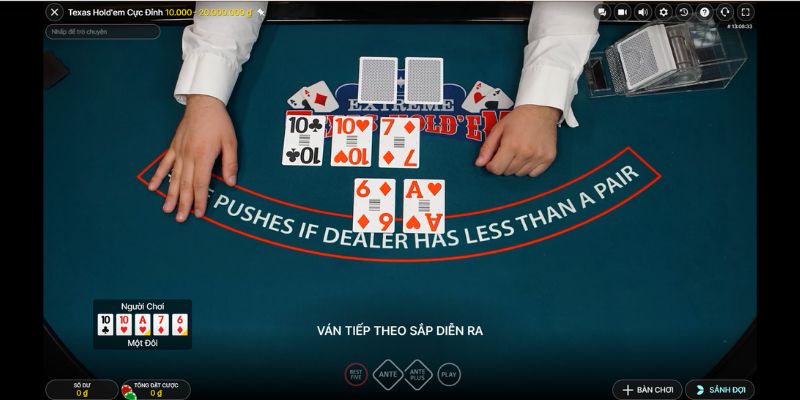 Poker yêu cầu kết hợp các lá bài chung và bài riêng để tạo ra tay bài mạnh nhất